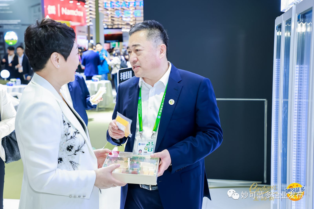 进博会星光璀璨，众多重磅嘉宾莅临凯发一触即发交流指导，殷切鼓励 